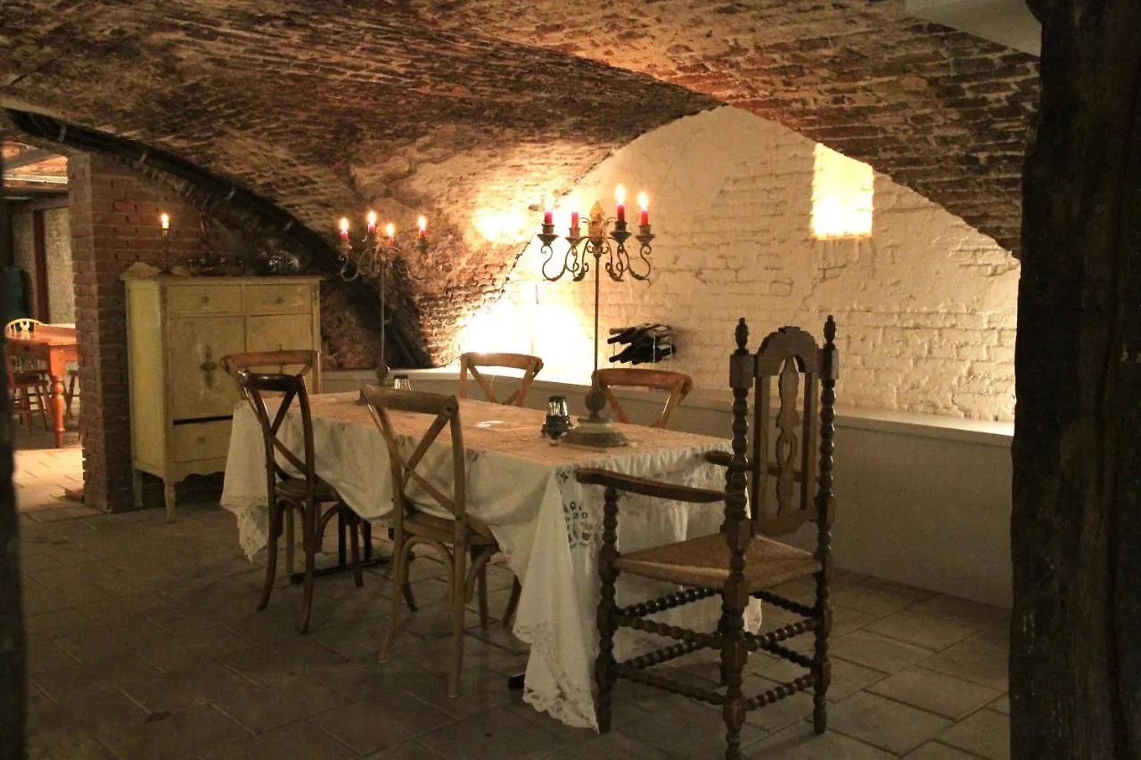 Top-Notch Apartment Along Canal In Historic Centre Amsterdam Bed & Breakfast