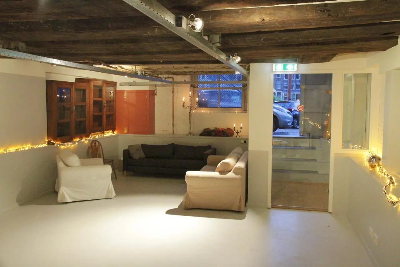 Top-Notch Apartment Along Canal In Historic Centre Amsterdam 2*,  Netherlands