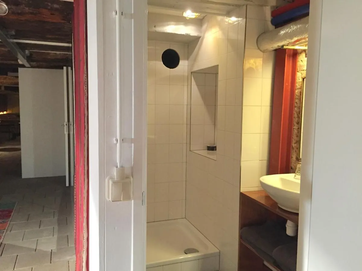 ** Bed & Breakfast Top-Notch Apartment Along Canal In Historic Centre Amsterdam Netherlands